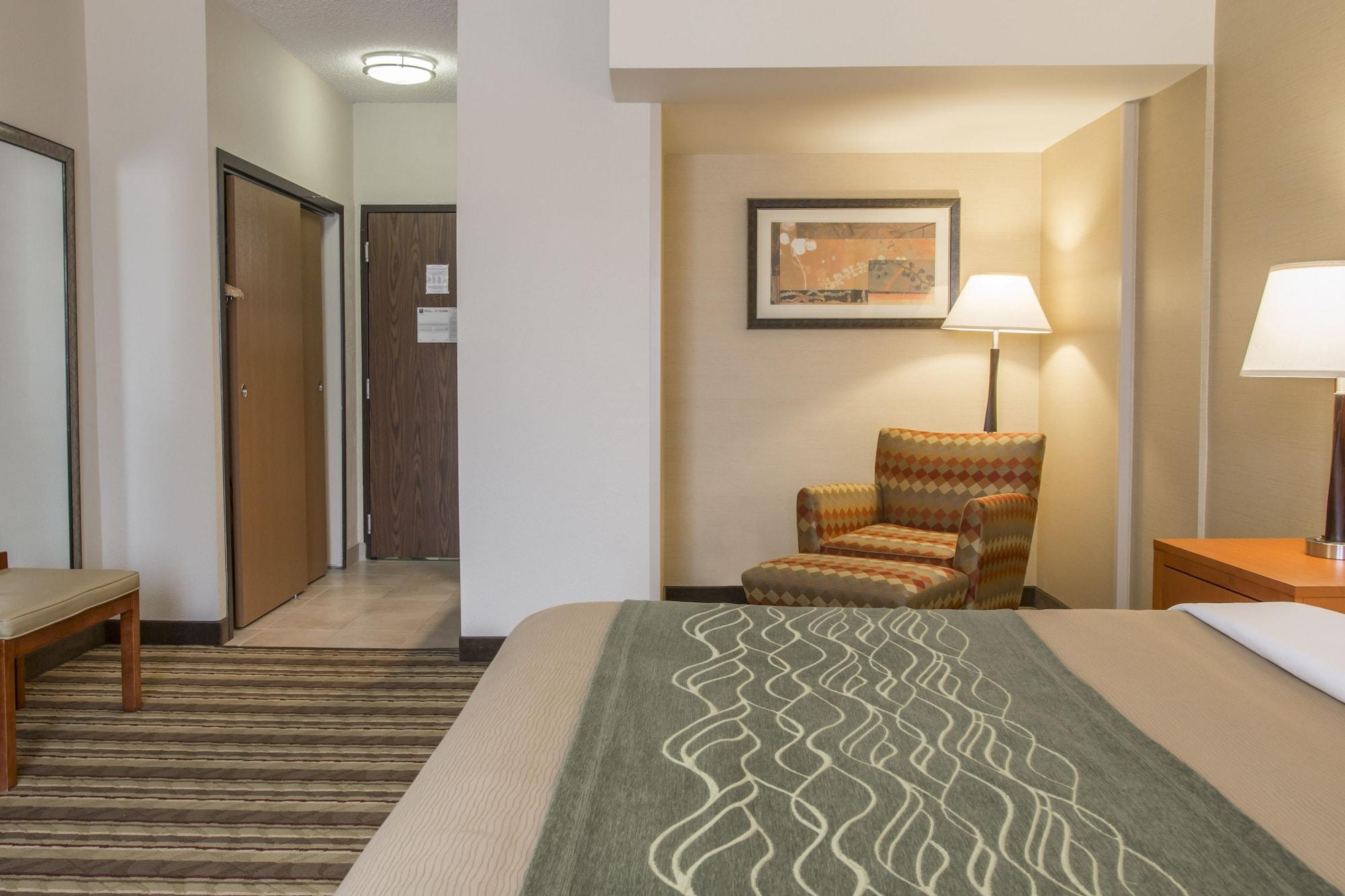 Comfort Inn Metro Airport Romulus Exterior photo