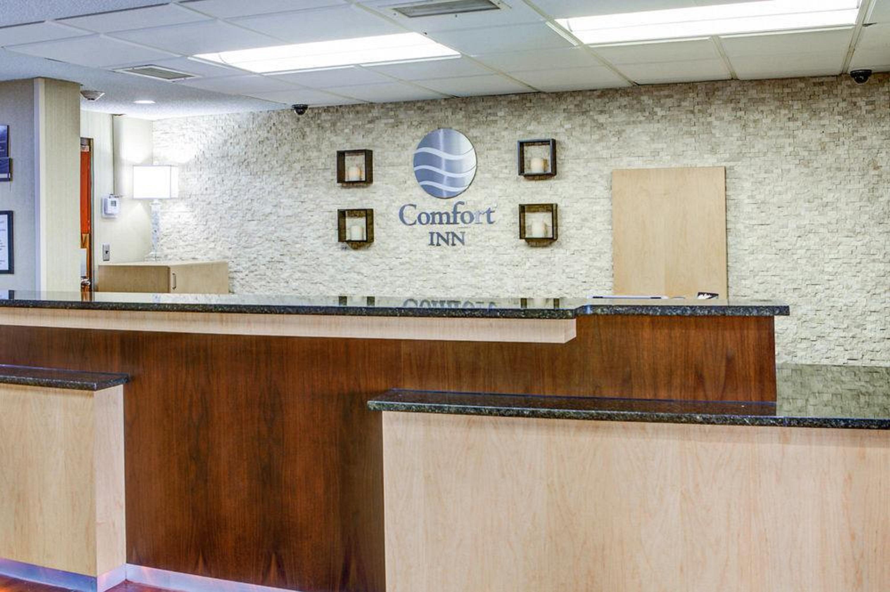 Comfort Inn Metro Airport Romulus Exterior photo