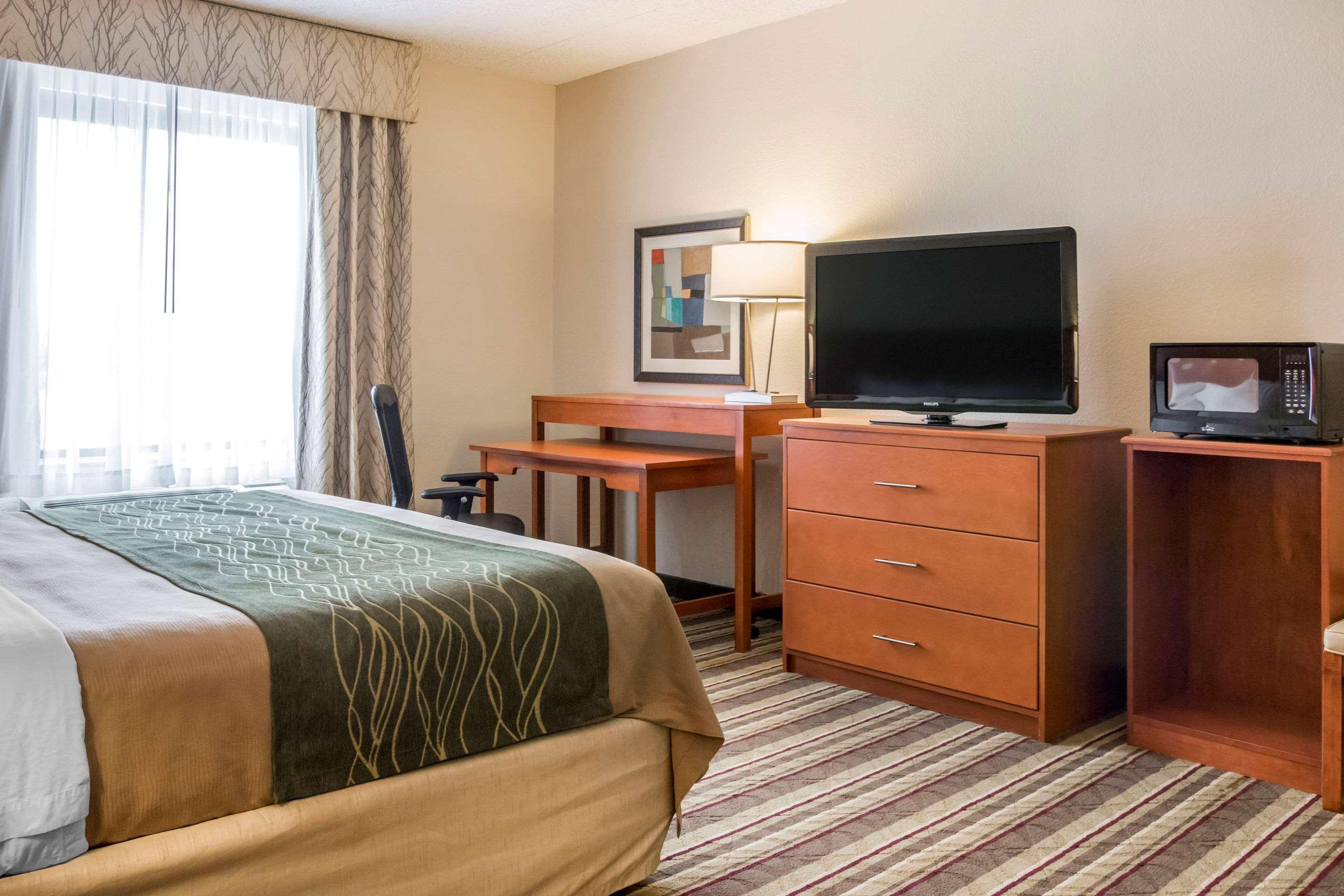 Comfort Inn Metro Airport Romulus Exterior photo