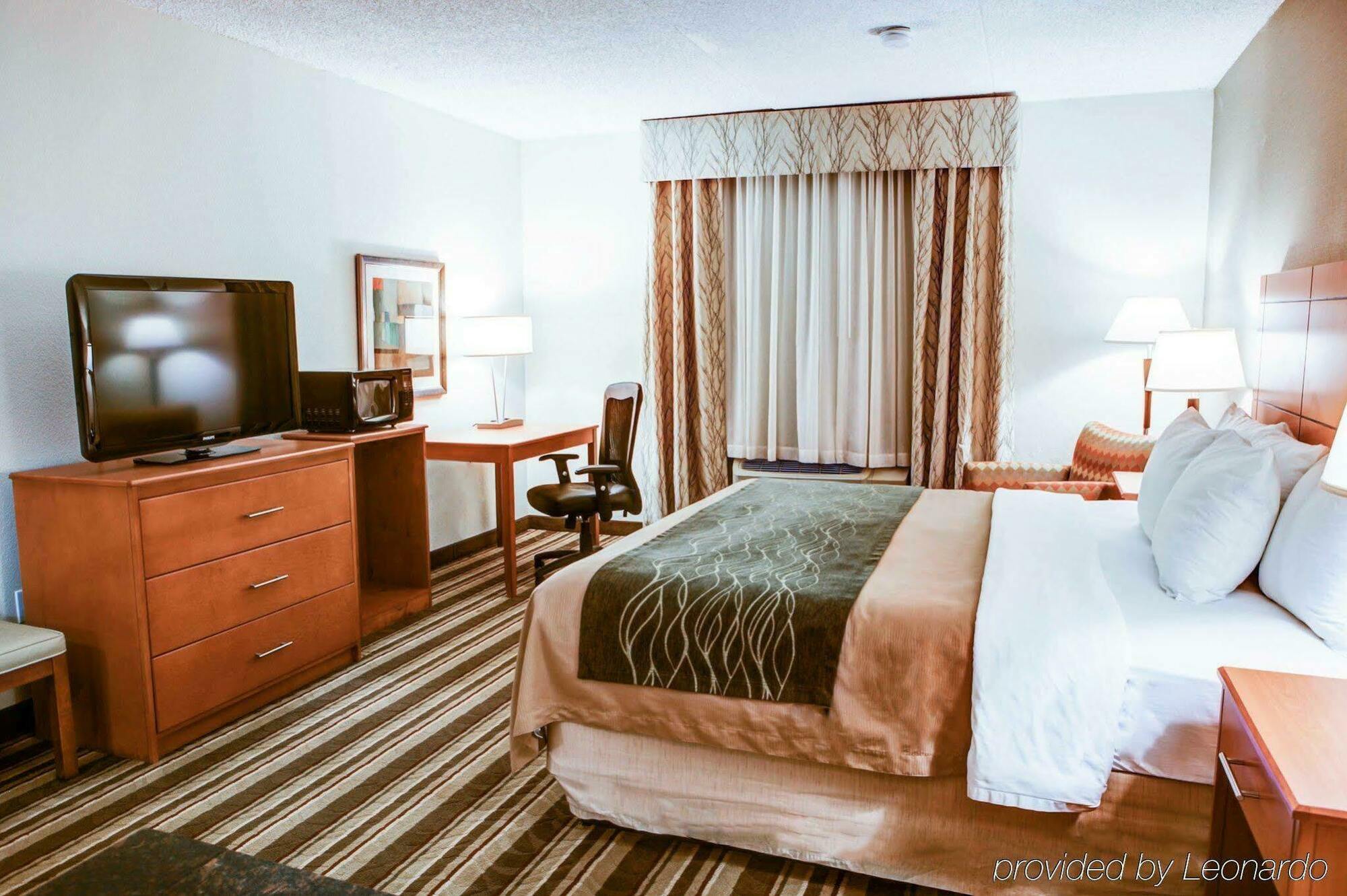 Comfort Inn Metro Airport Romulus Exterior photo