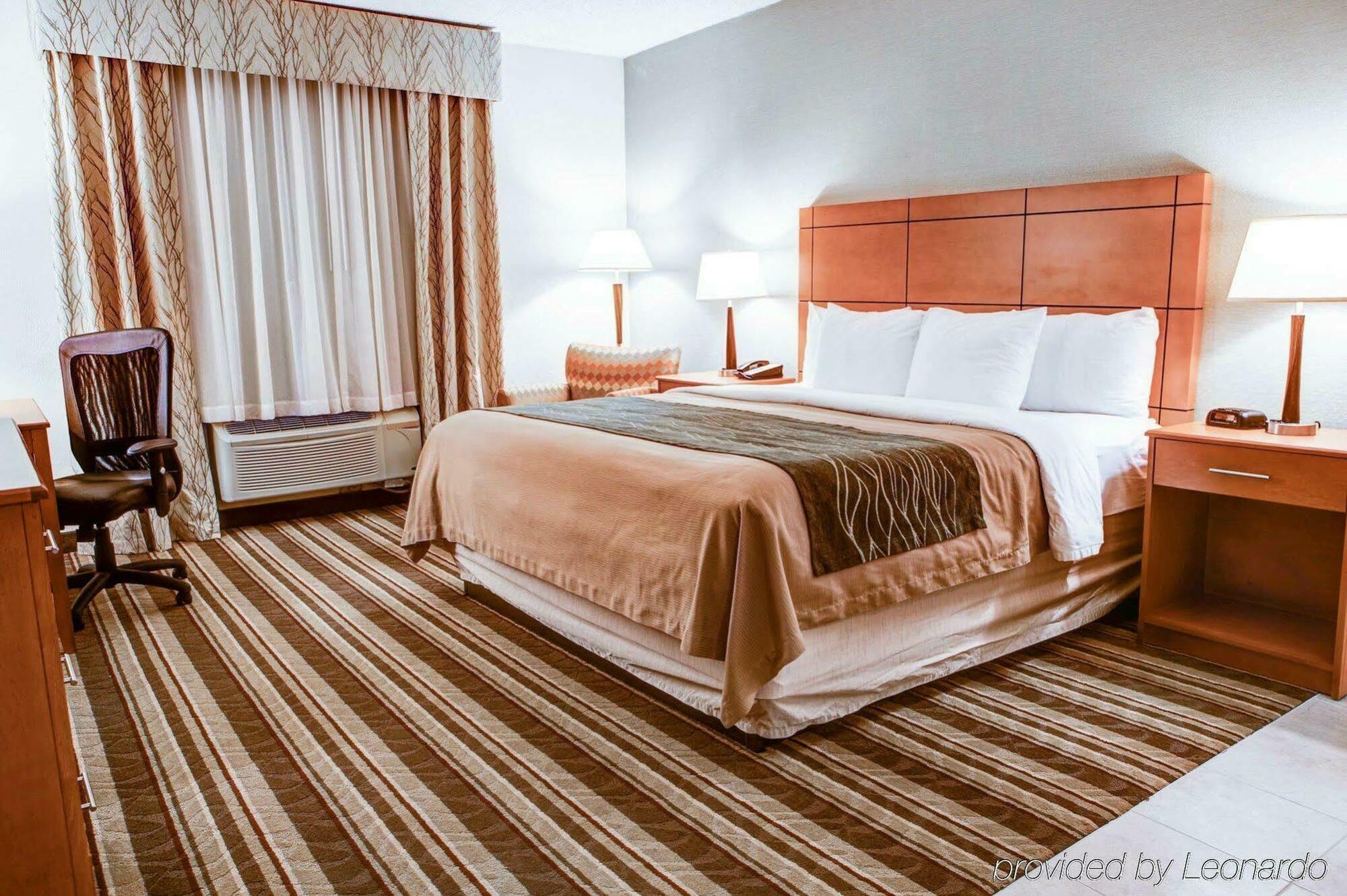 Comfort Inn Metro Airport Romulus Exterior photo