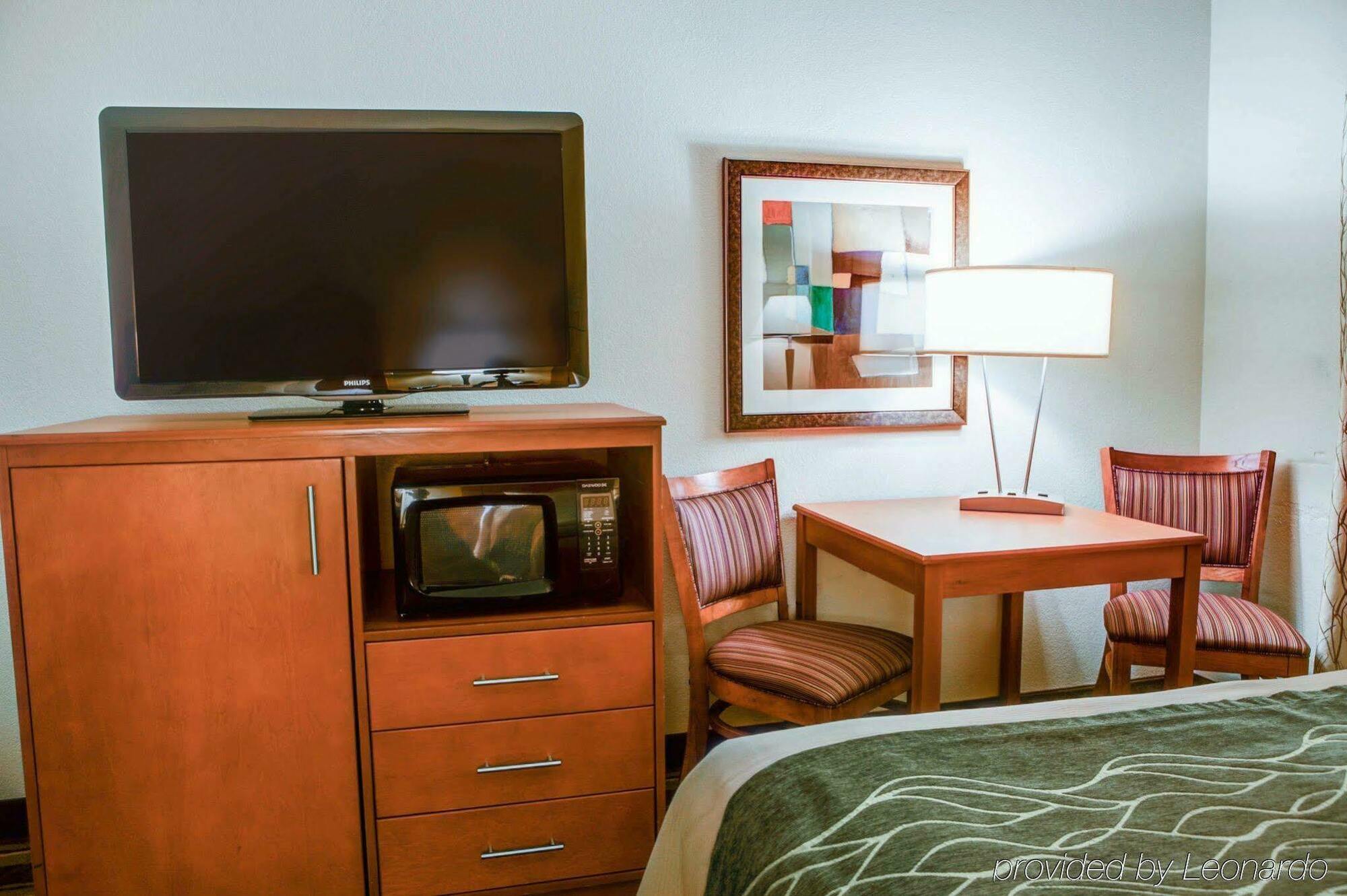 Comfort Inn Metro Airport Romulus Exterior photo